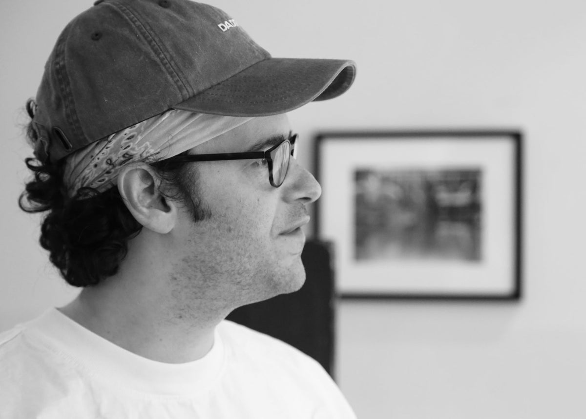 Hillel Lowinsky in profile, Hamburg café
